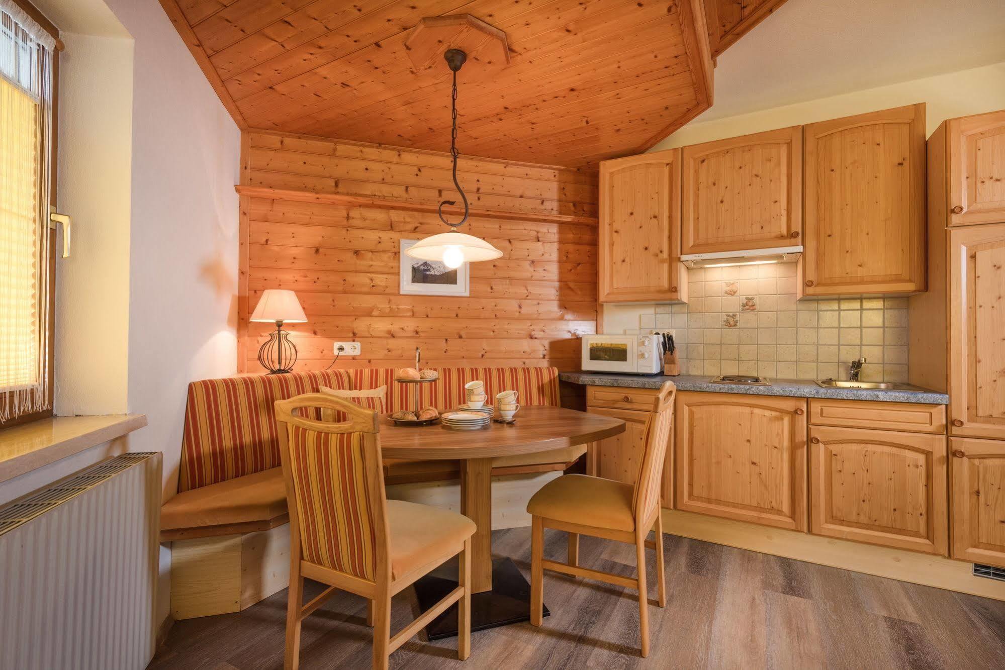 Gaestehaus Gratz - Inklusive Eintritt In Die Alpentherme Dorfgastein Bagian luar foto