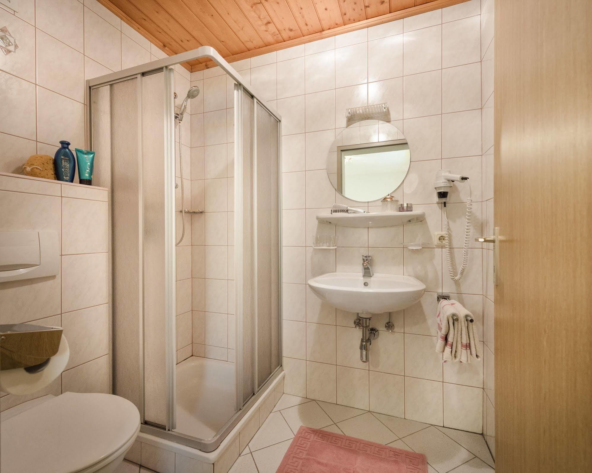 Gaestehaus Gratz - Inklusive Eintritt In Die Alpentherme Dorfgastein Bagian luar foto