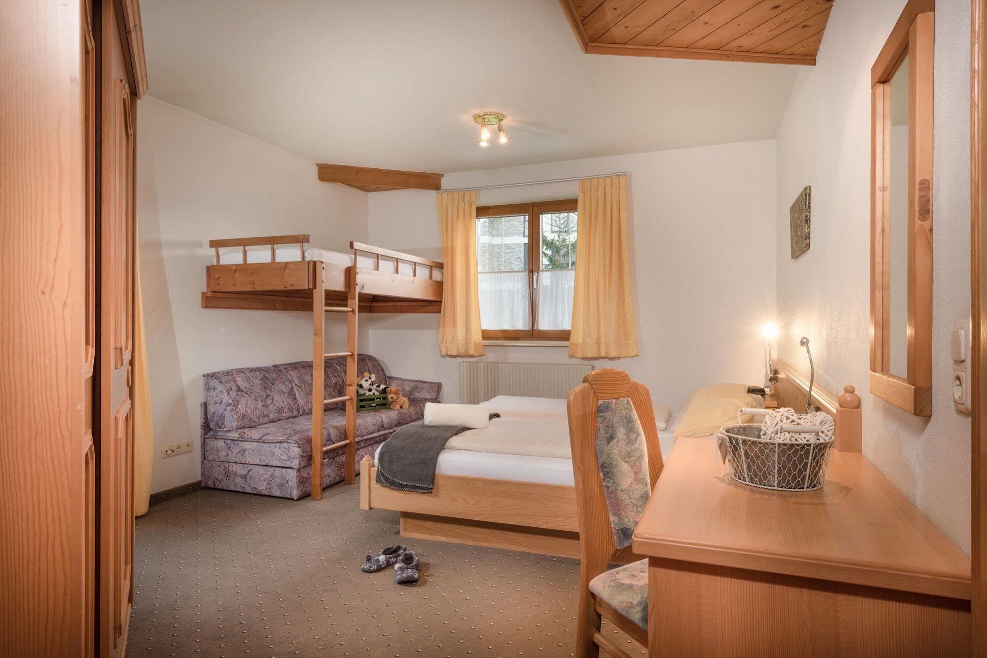 Gaestehaus Gratz - Inklusive Eintritt In Die Alpentherme Dorfgastein Bagian luar foto