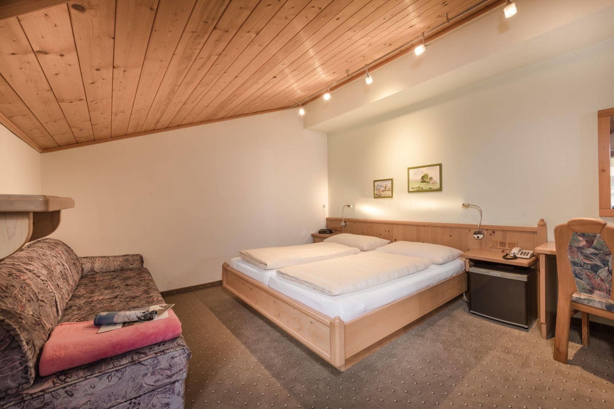 Gaestehaus Gratz - Inklusive Eintritt In Die Alpentherme Dorfgastein Bagian luar foto