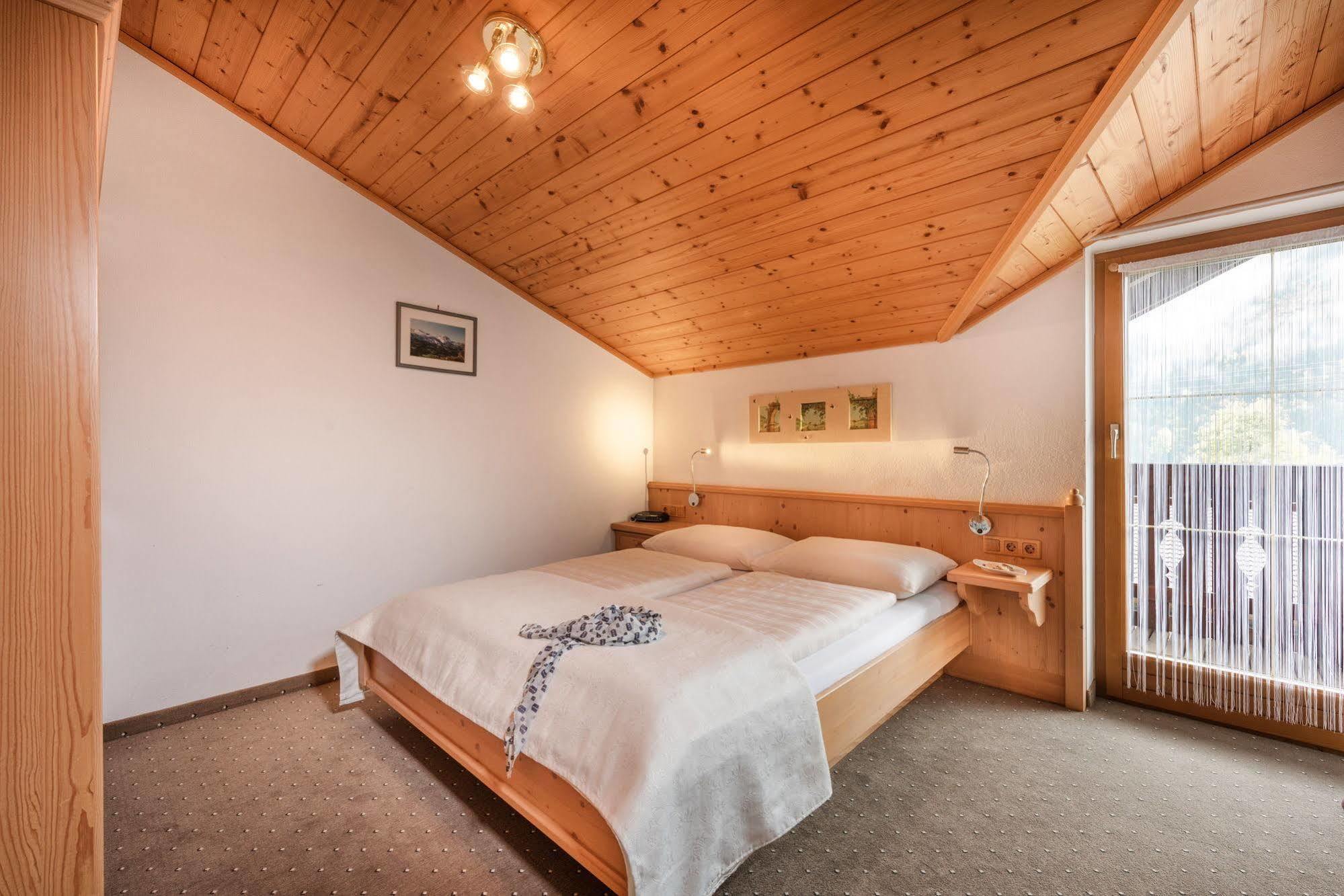 Gaestehaus Gratz - Inklusive Eintritt In Die Alpentherme Dorfgastein Bagian luar foto