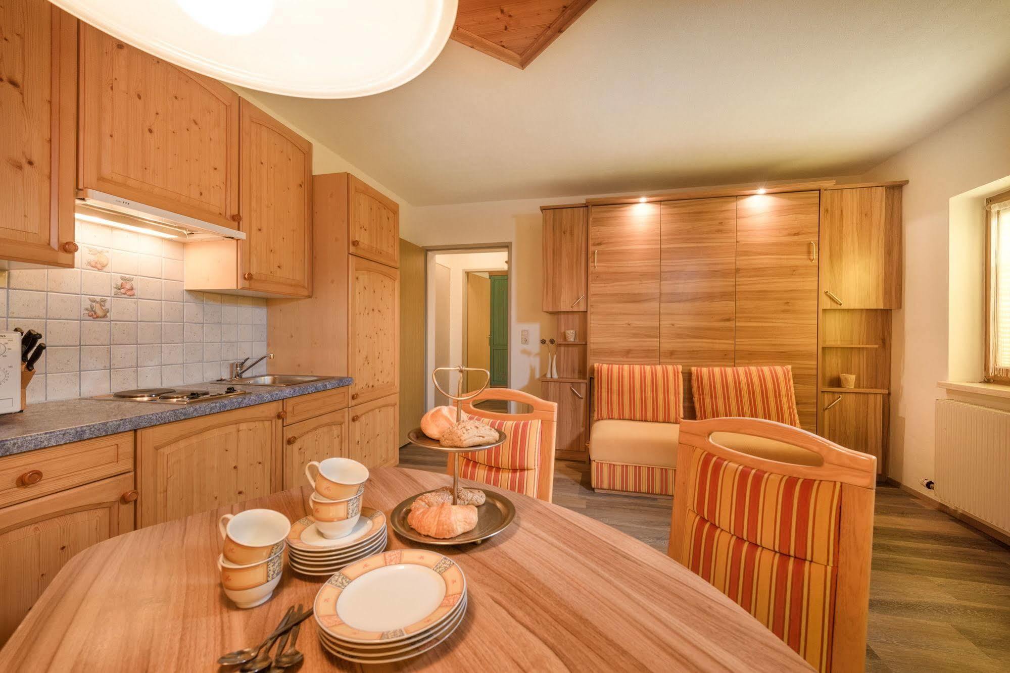 Gaestehaus Gratz - Inklusive Eintritt In Die Alpentherme Dorfgastein Bagian luar foto